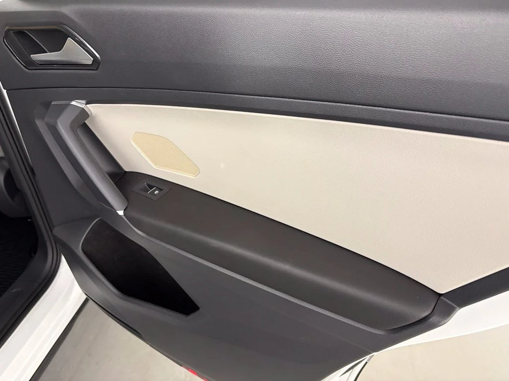 Used 2018  Volkswagen 2.0T SEL image 40