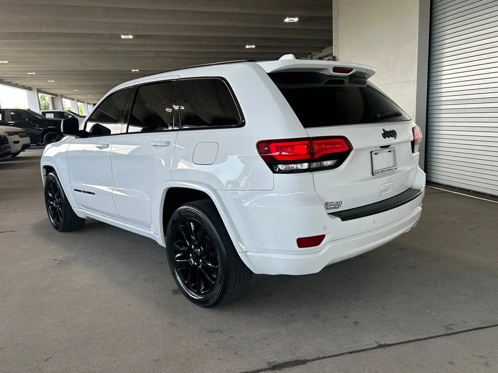 Used 2020 Bright White Clearcoat Jeep Altitude image 3