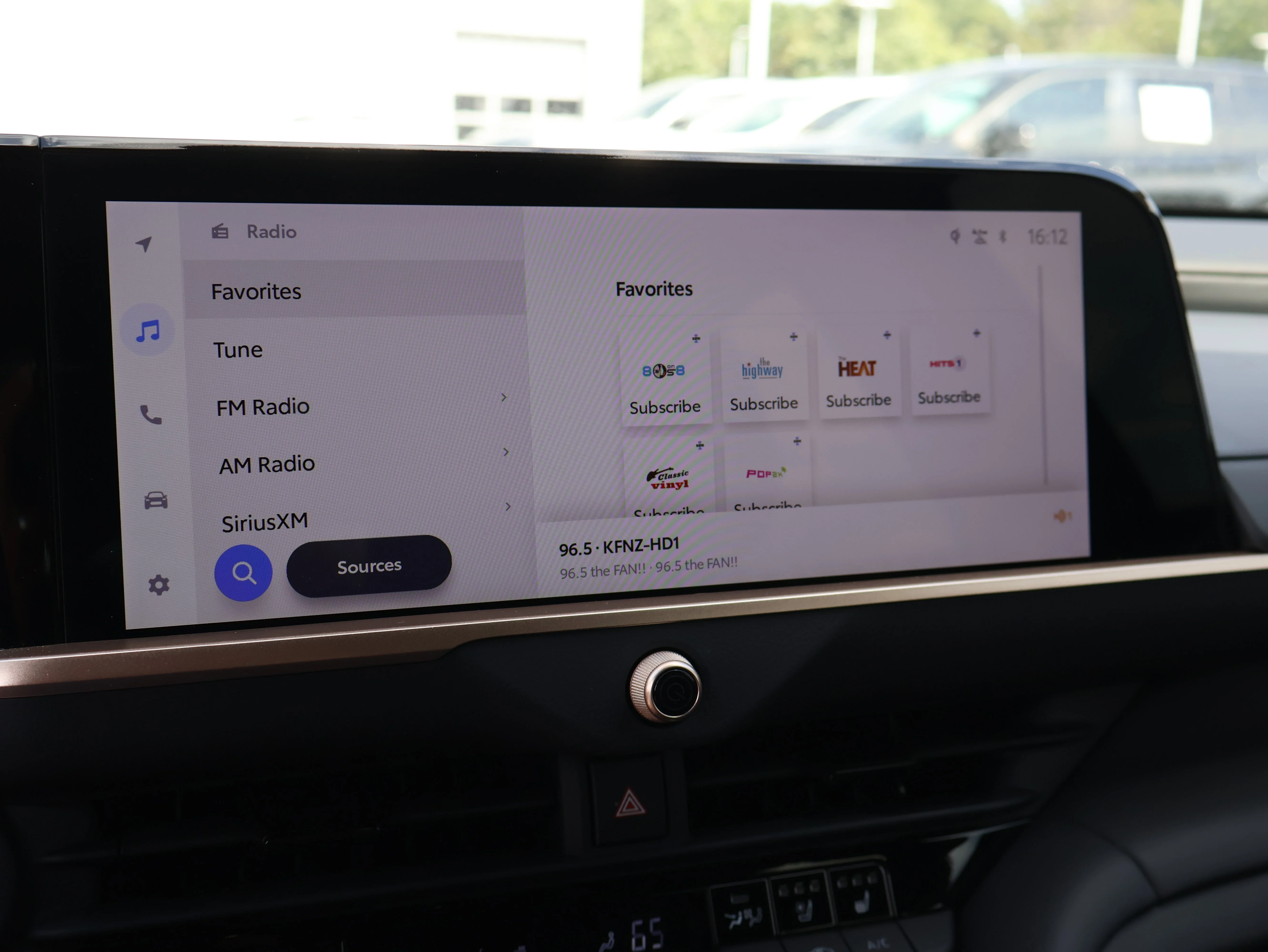 Used 2025 Oxygen White Toyota Limited image 25