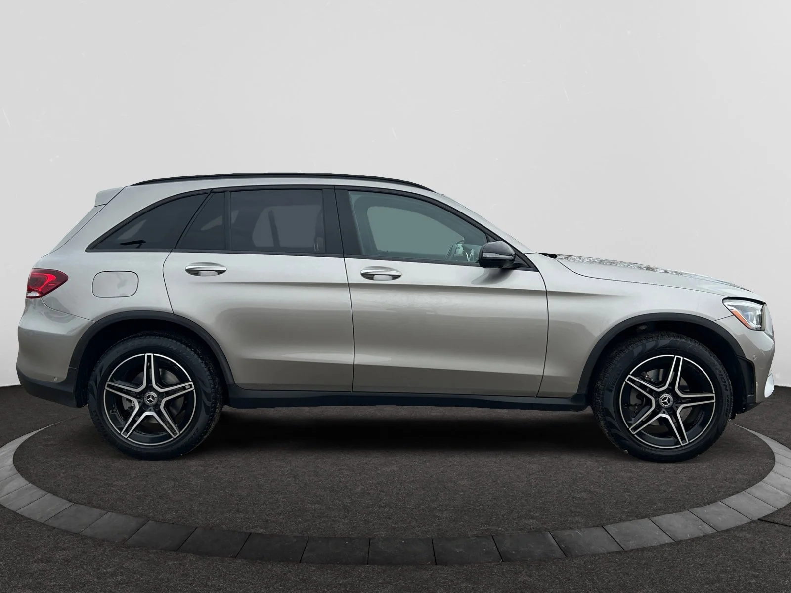 Used 2022 Gray Mercedes-Benz 4DR GLC 300 4MAT image 6