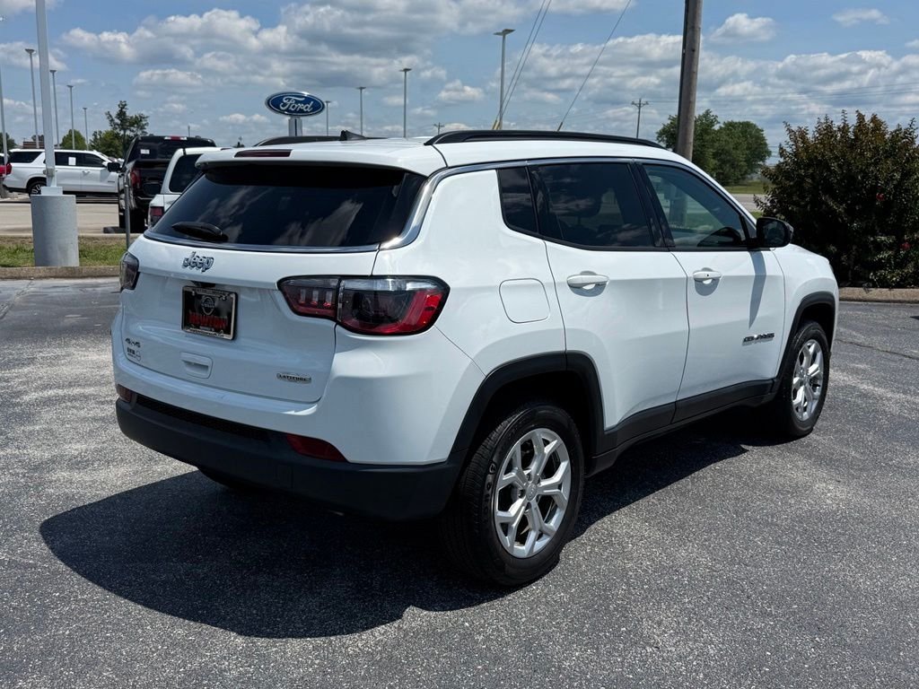 Used 2024 White Jeep Latitude image 34
