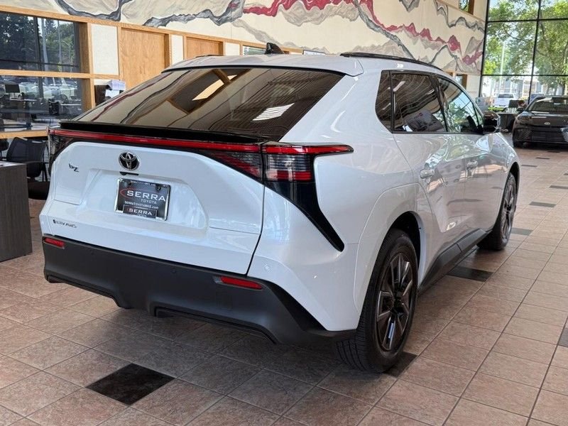 New 2026 Wind Chill Pearl Toyota XLE image 2