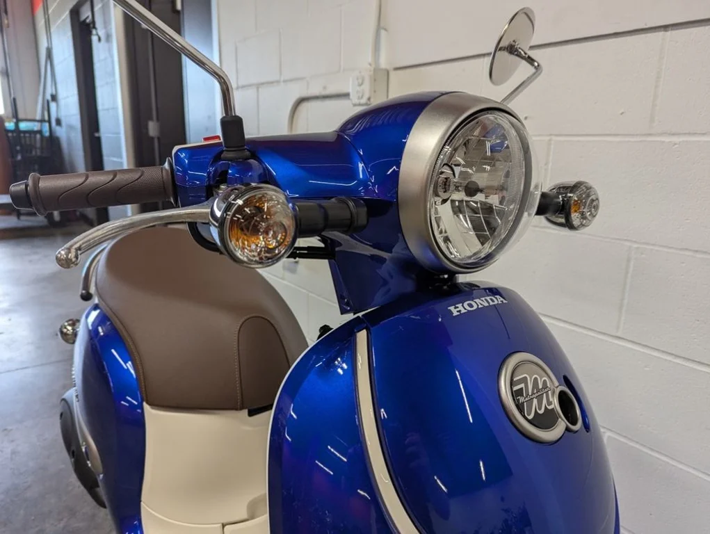 Used 2023 BLUE Honda  image 4