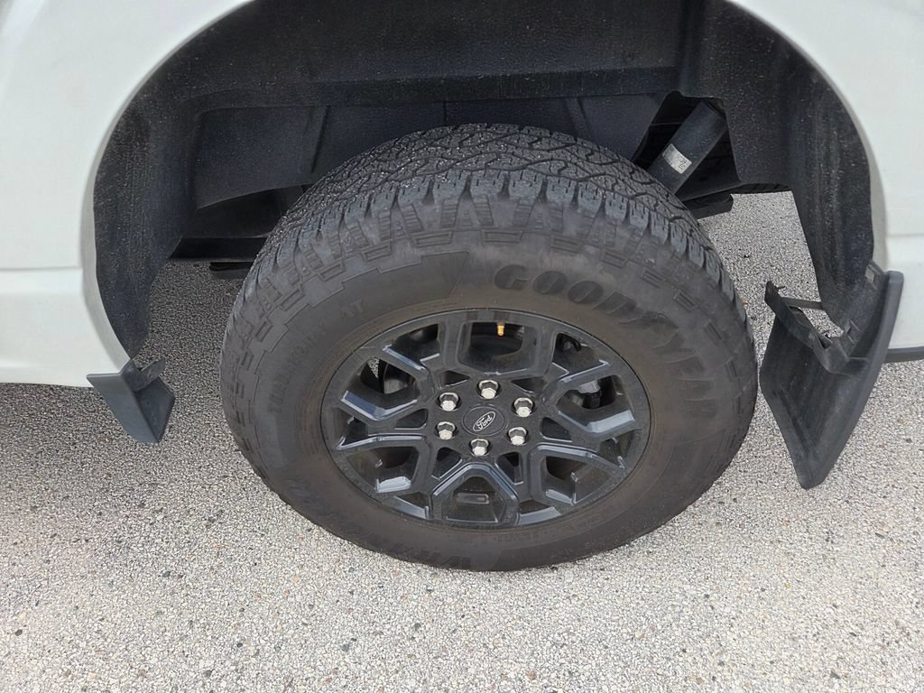 Used 2024 Gray Ford XLT image 5