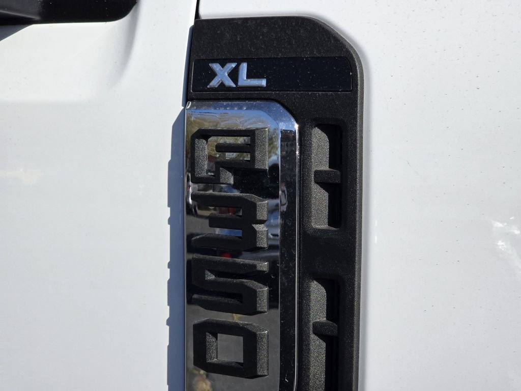 New 2026 Oxford White Ford XL image 21