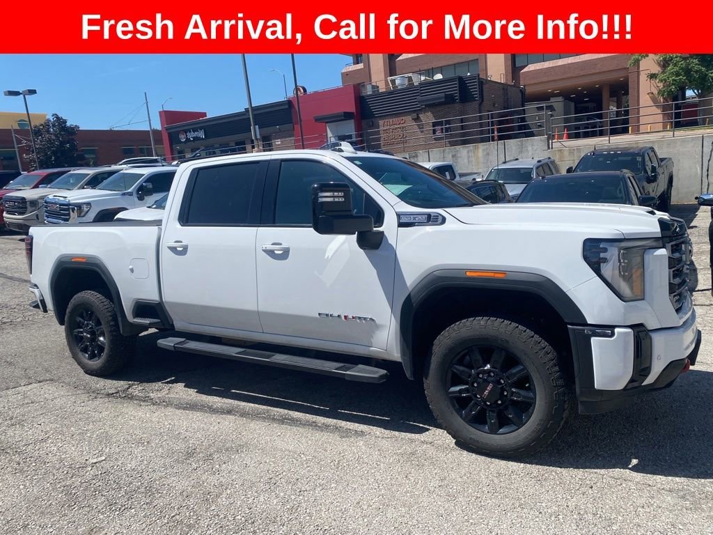 2025 GMC Sierra 4WD Crew Cab Standard Box AT4's photo