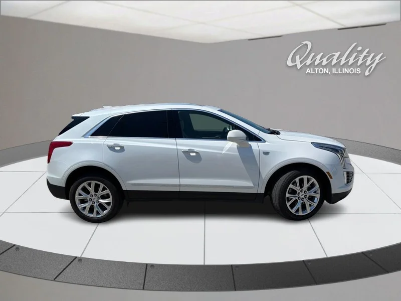 Used 2019 Crystal White Tricoat Cadillac Premium Luxury FWD image 2