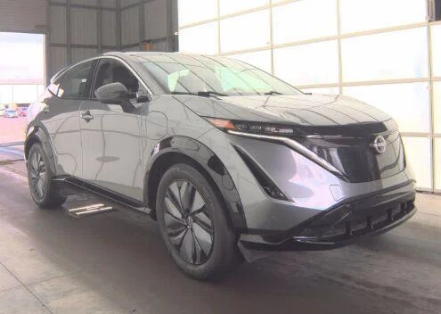 Used 2023 Gun Metallic Nissan ENGAGE image 2