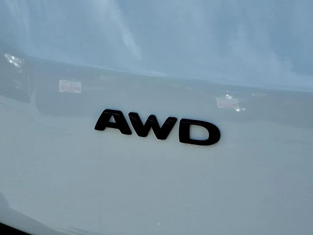 New 2026 Oxford White Ford Base image 7