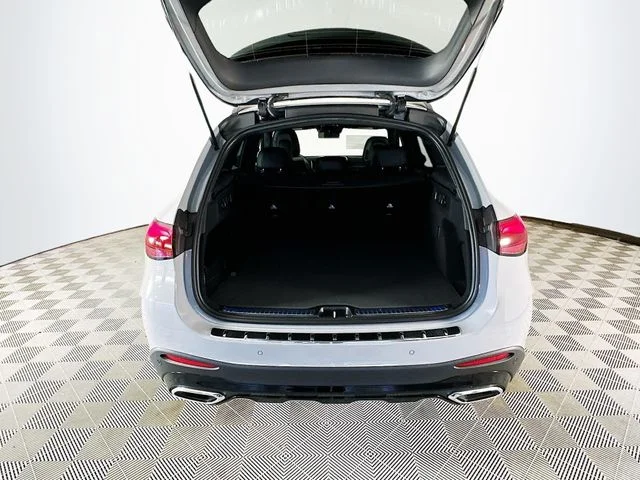 Used 2026 Gray Mercedes-Benz GLC 300 image 25