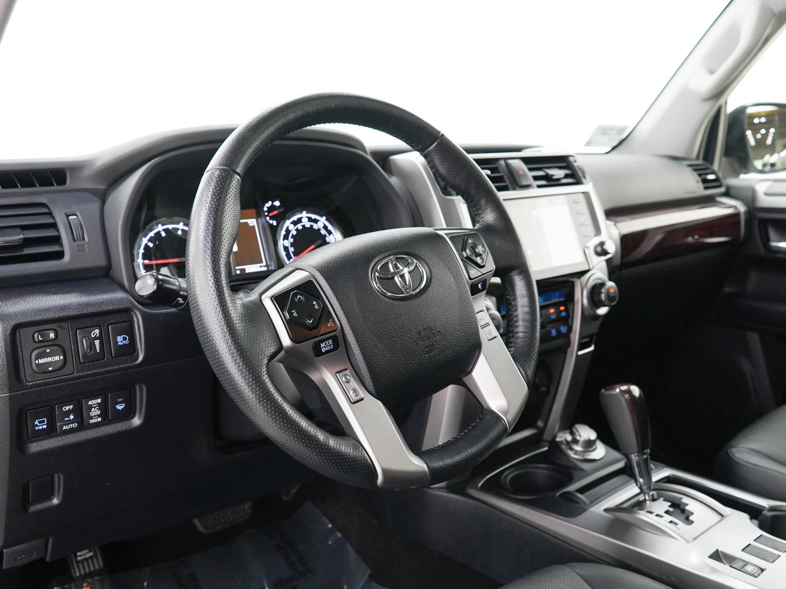 Used 2023 Blizzard Pearl Toyota Limited 4WD image 26