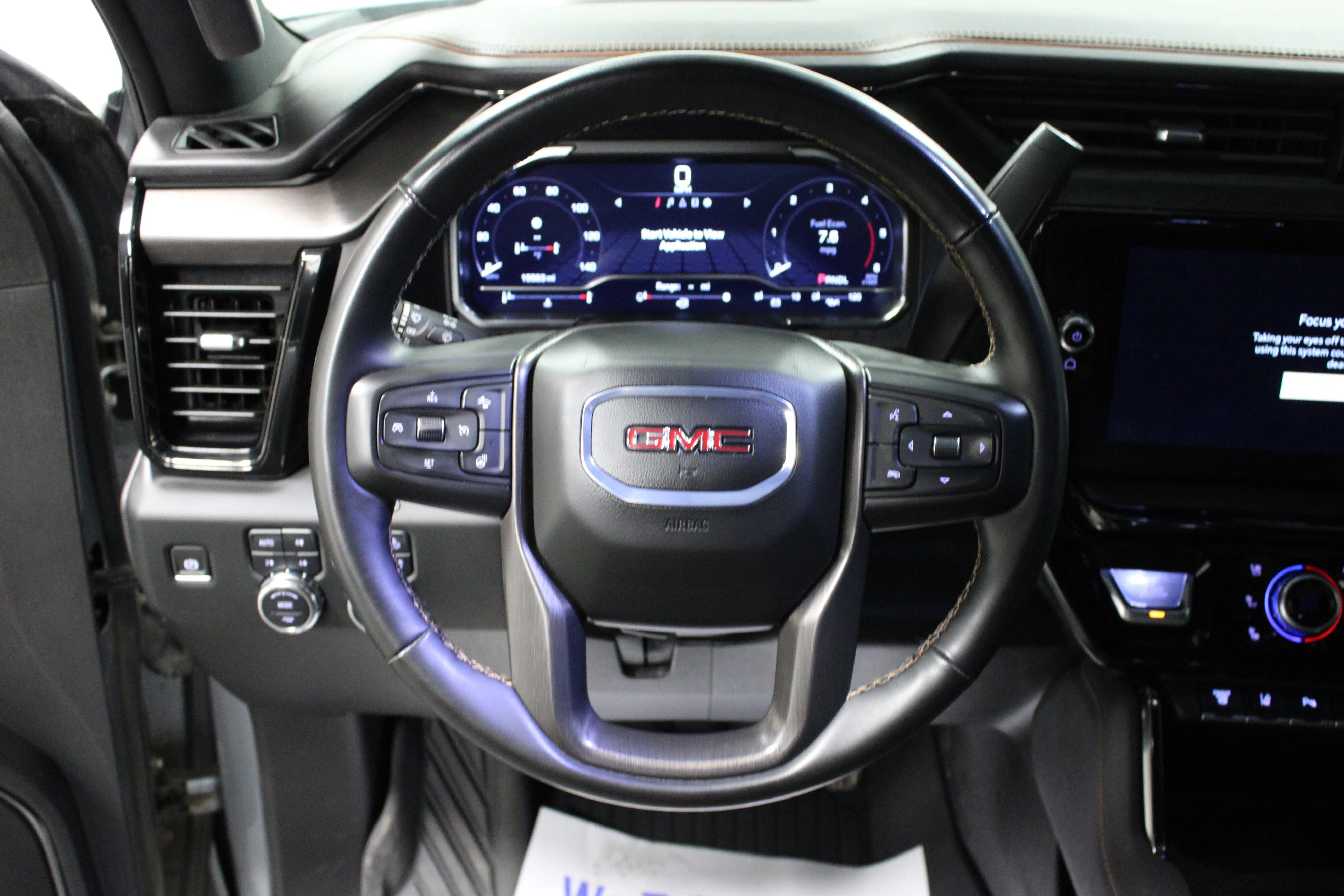 Used 2024 Sterling Metallic GMC AT4 image 17