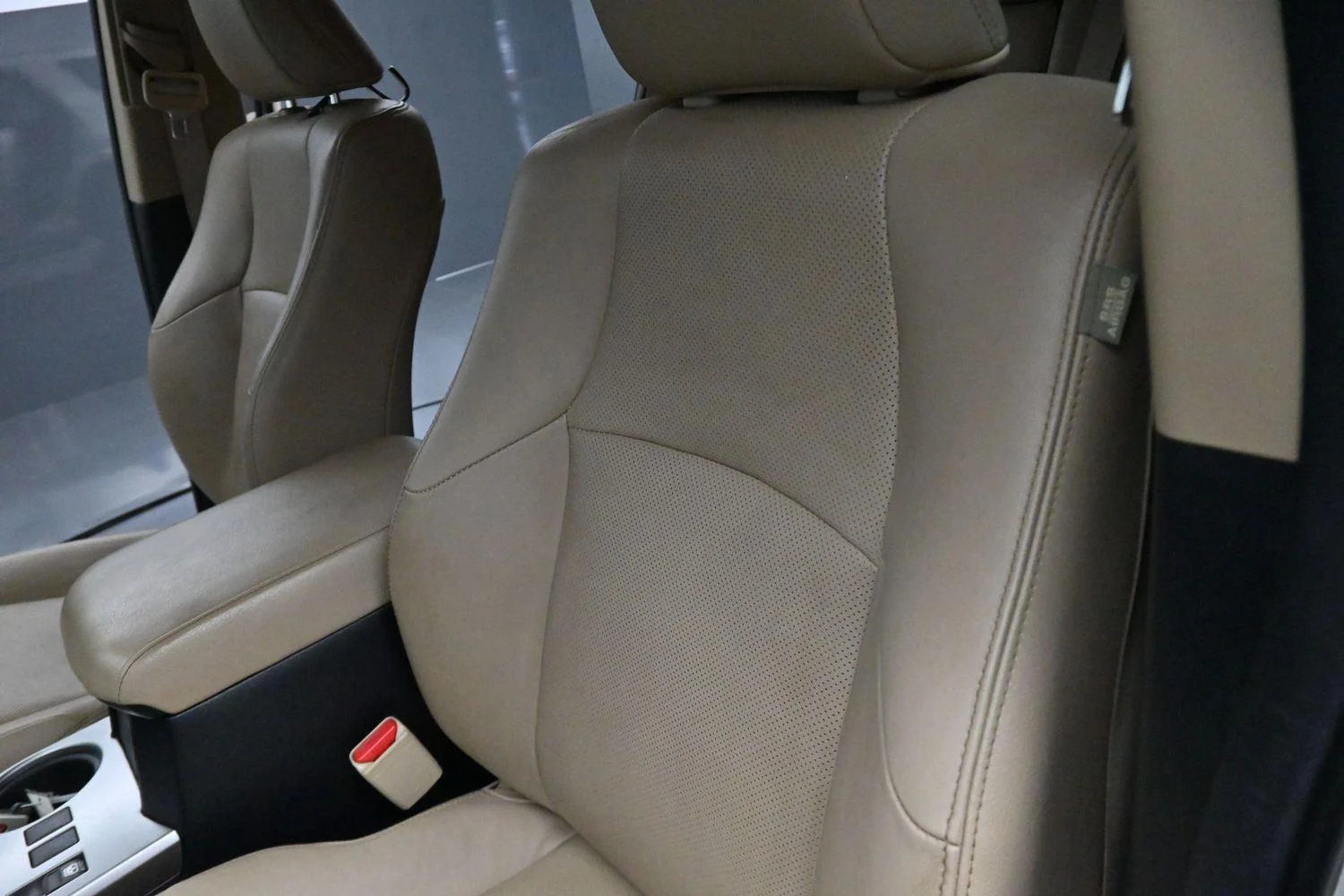 Used 2019 Blizzard Pearl Toyota Limited image 17