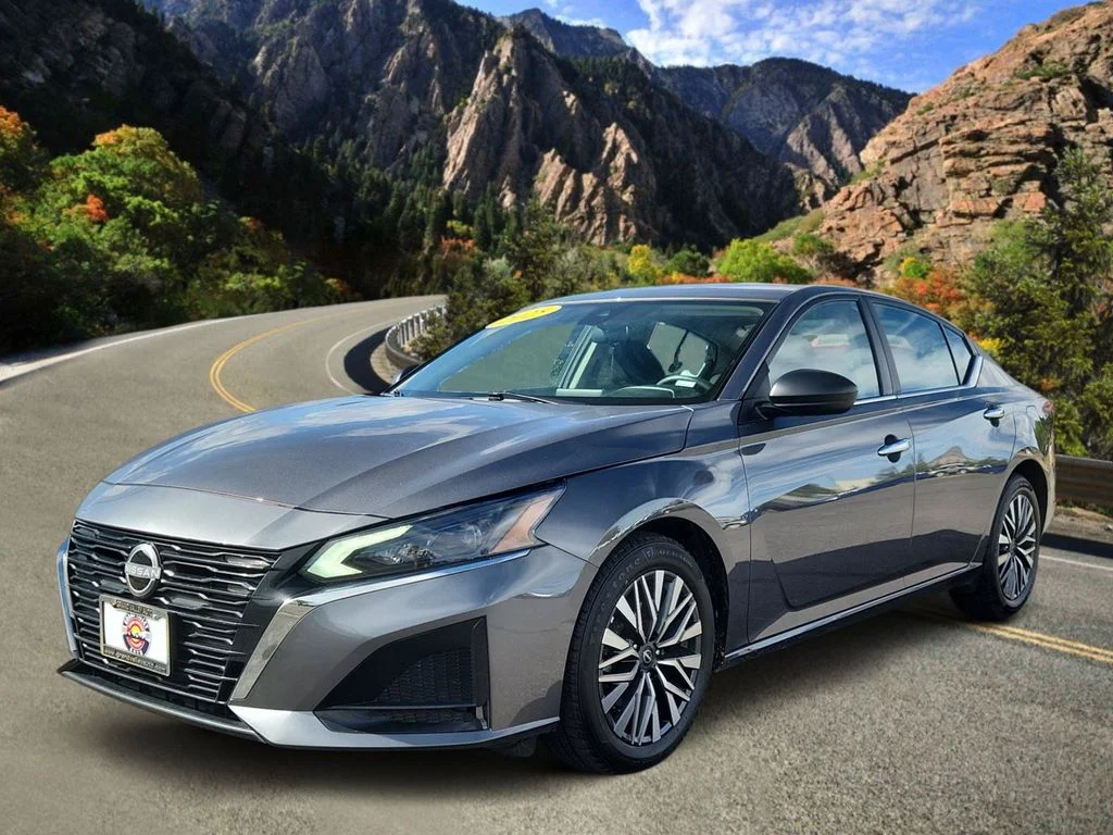 Used 2025 Gray Nissan 2.5 SV image 5