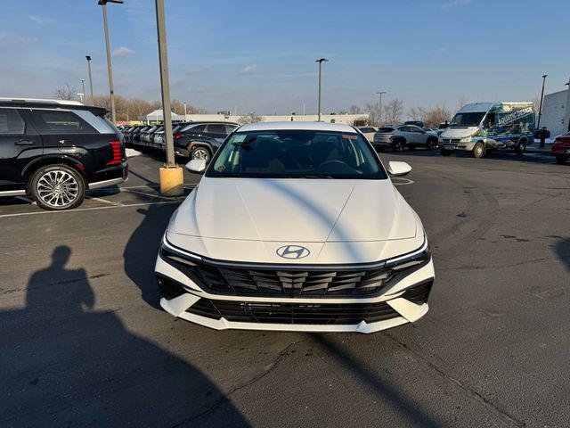 New 2026 White Hyundai Blue image 2