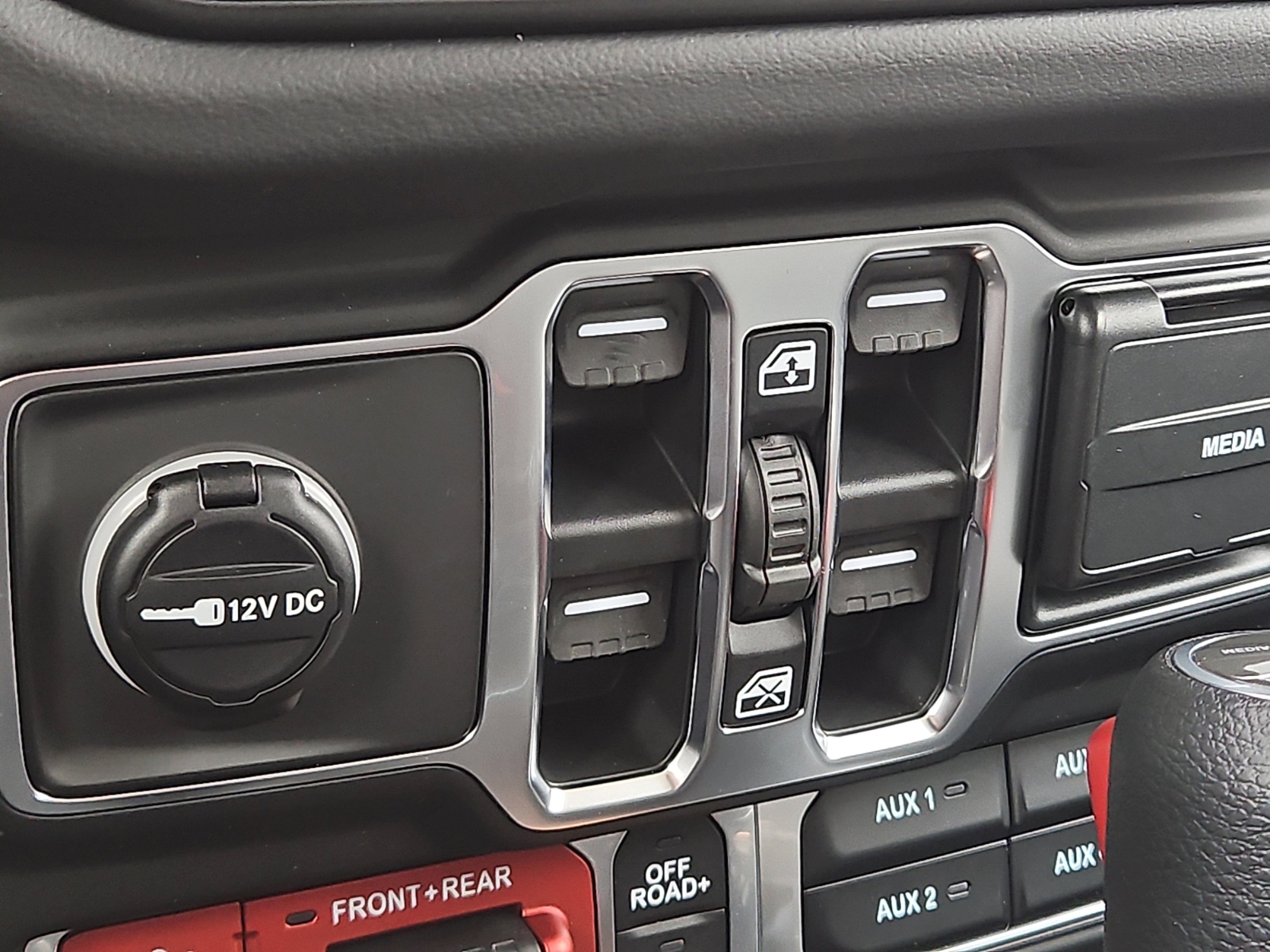 New 2026 Hydro Blue Pearlcoat Jeep Rubicon image 28