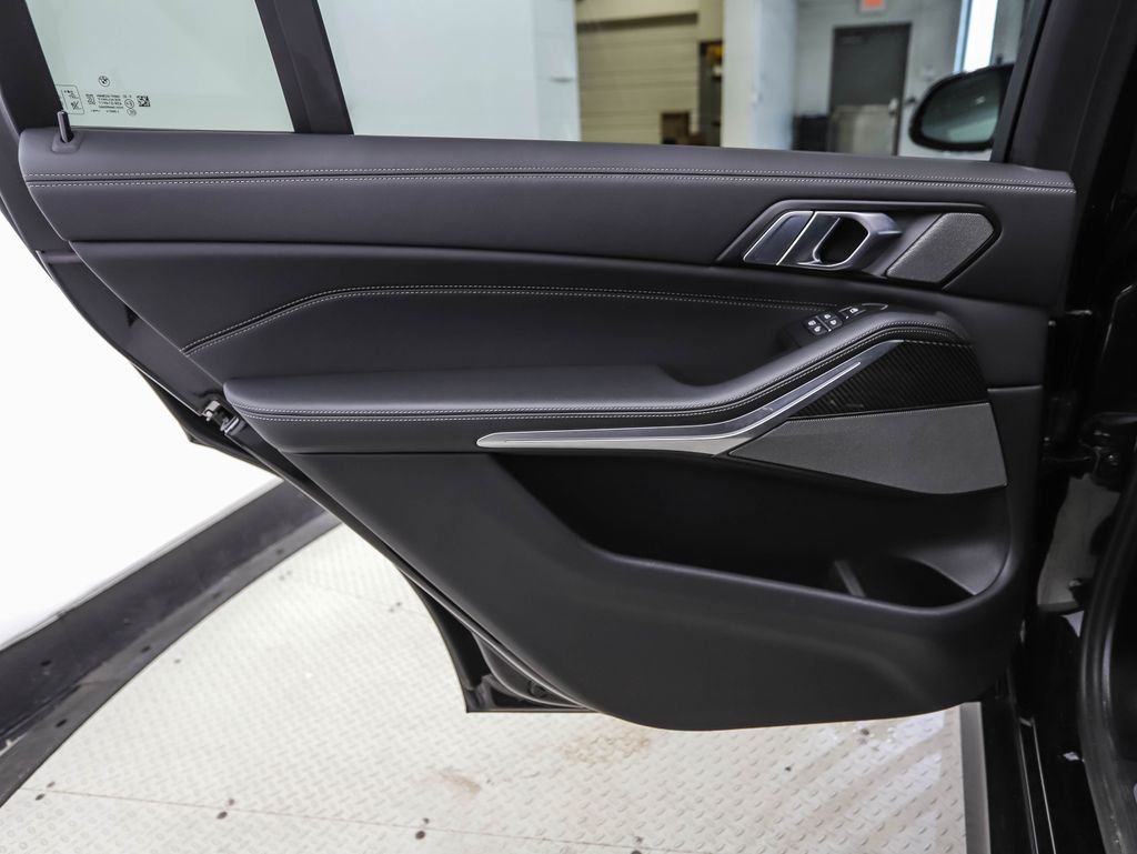 Used 2026 Black Sapphire Metallic BMW M60i image 20