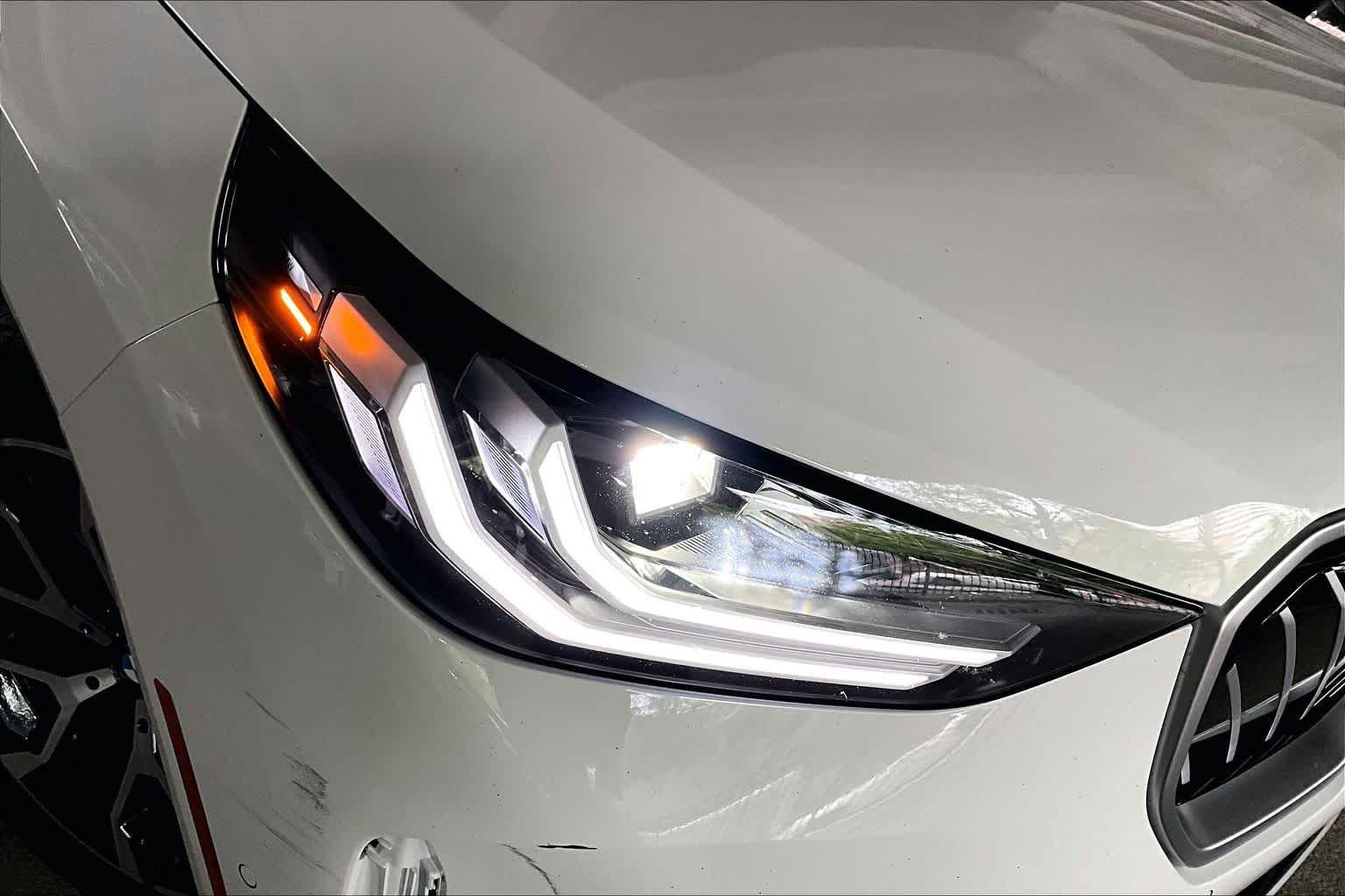 Used 2025 Alpine White BMW 30 xDrive image 29