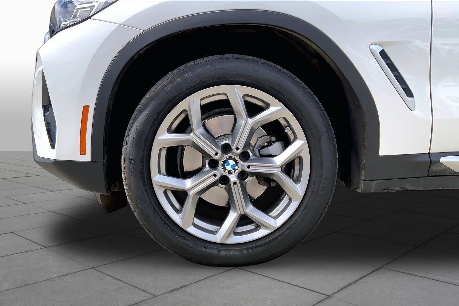 Used 2024 Mineral White Metallic BMW xDrive30i image 10