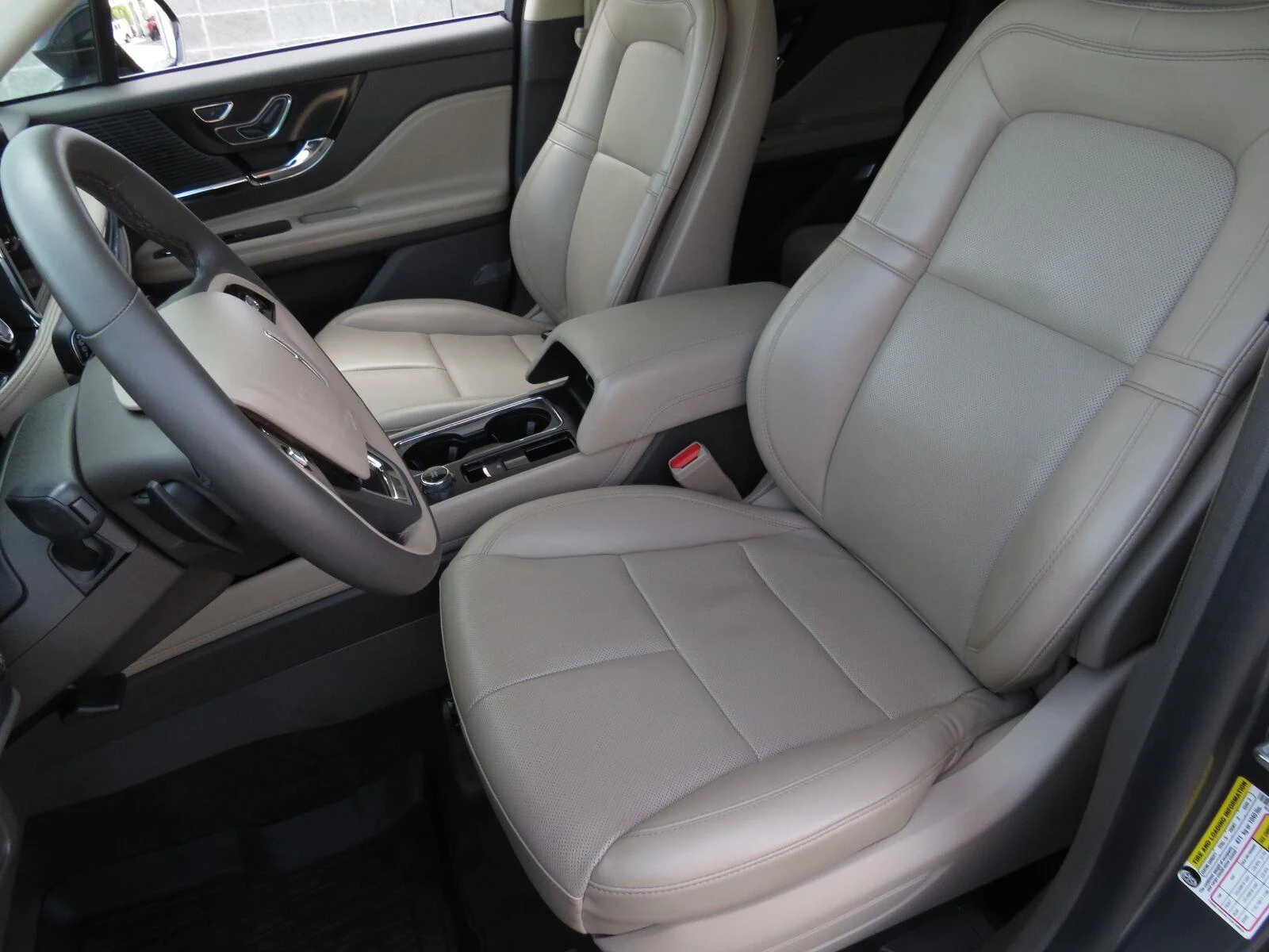Used 2022 Asher Gray Metallic Clearcoat Lincoln Standard image 23