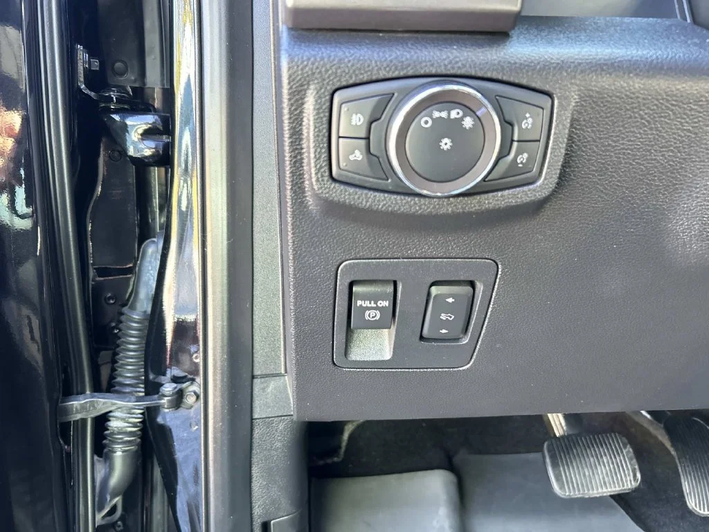 Used 2019 Black Ford XLT image 45