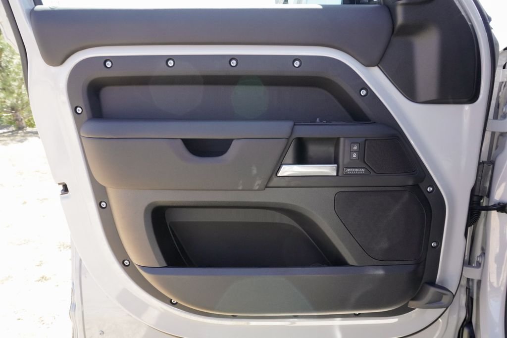 New 2026 Borasco Grey Land Rover X-Dynamic SE image 17
