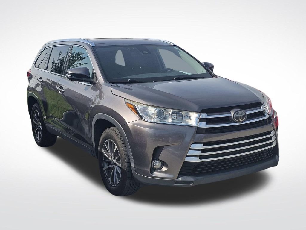 Used 2019 Gray Toyota XLE image 2