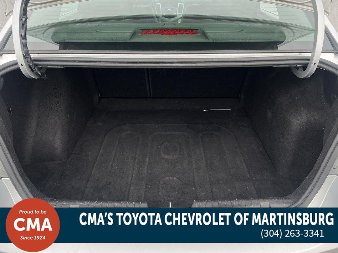 Used 2014 Silver Ice Metallic Chevrolet 2LT image 24
