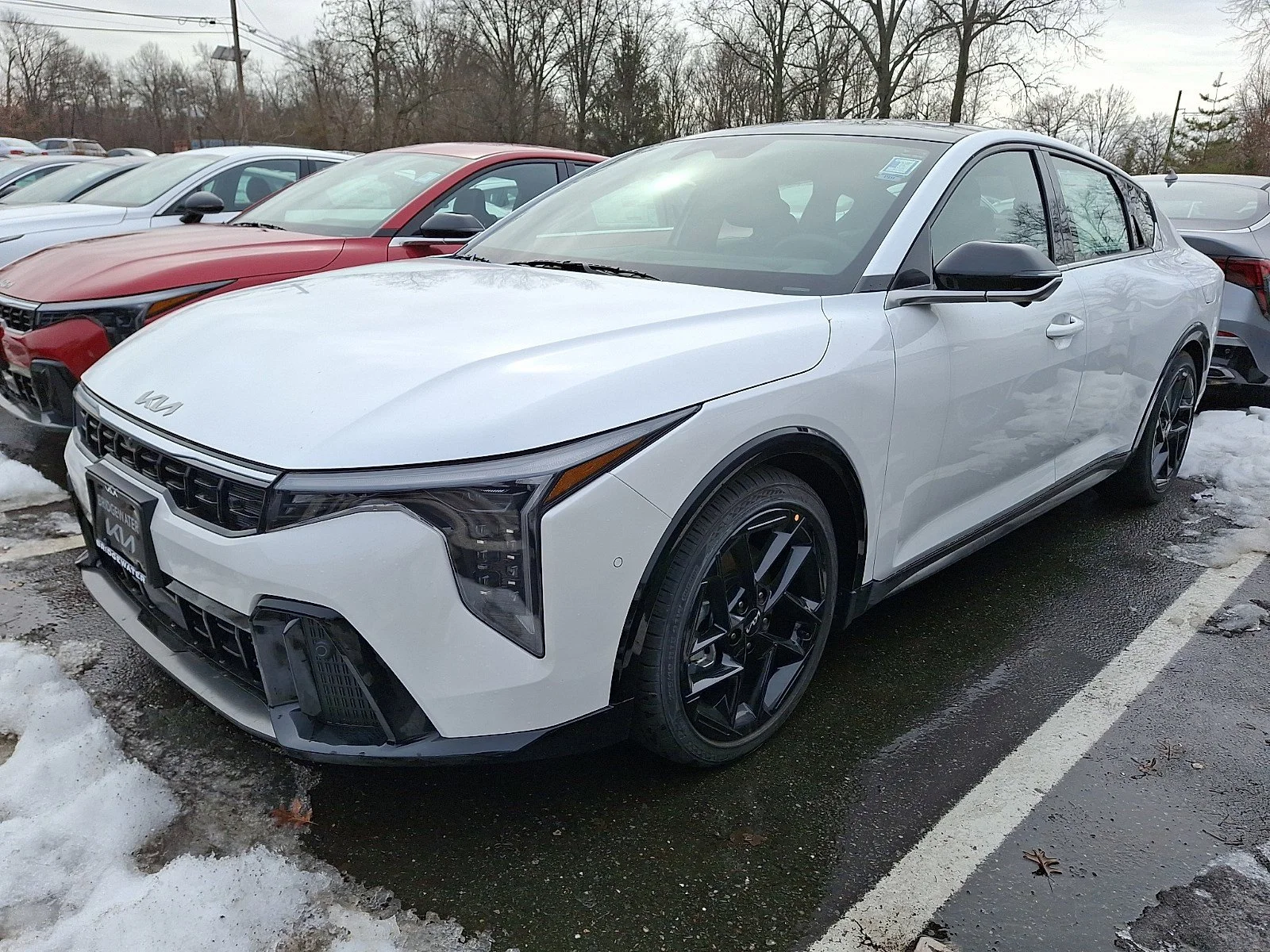 2025 Kia K4 GT-Line Turbo - Photo 3