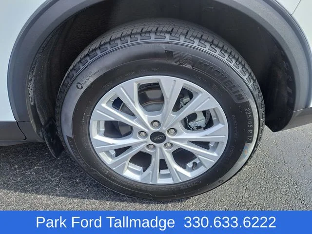Used 2024 Oxford White Ford Active image 9