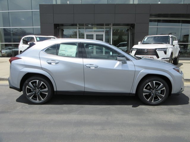 New 2026 Iridium Lexus 300h Premium image 18