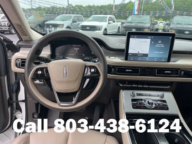 Used 2023 White Metallic Lincoln Standard image 16