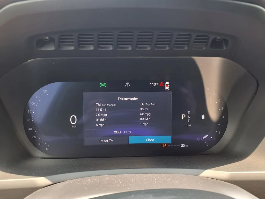 New 2026 Vapour Grey Volvo Plus image 27