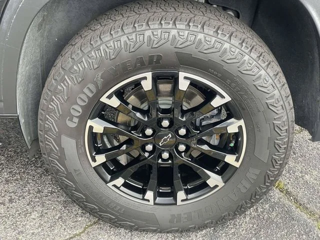 Certified Used 2025 Black Chevrolet Z71 image 11