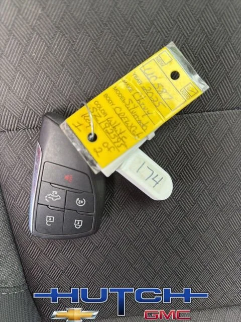 Used 2025 Summit White Chevrolet LT image 37