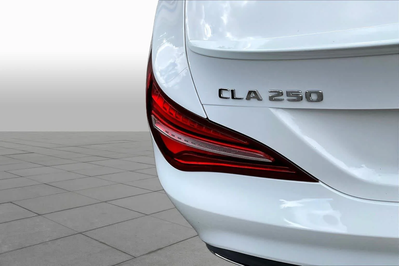 Used 2019 Polar White Mercedes-Benz CLA 250 image 28