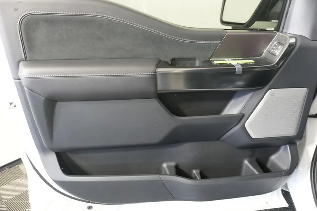 New 2026 Star White Metallic Tri-Coat Ford Platinum® image 30