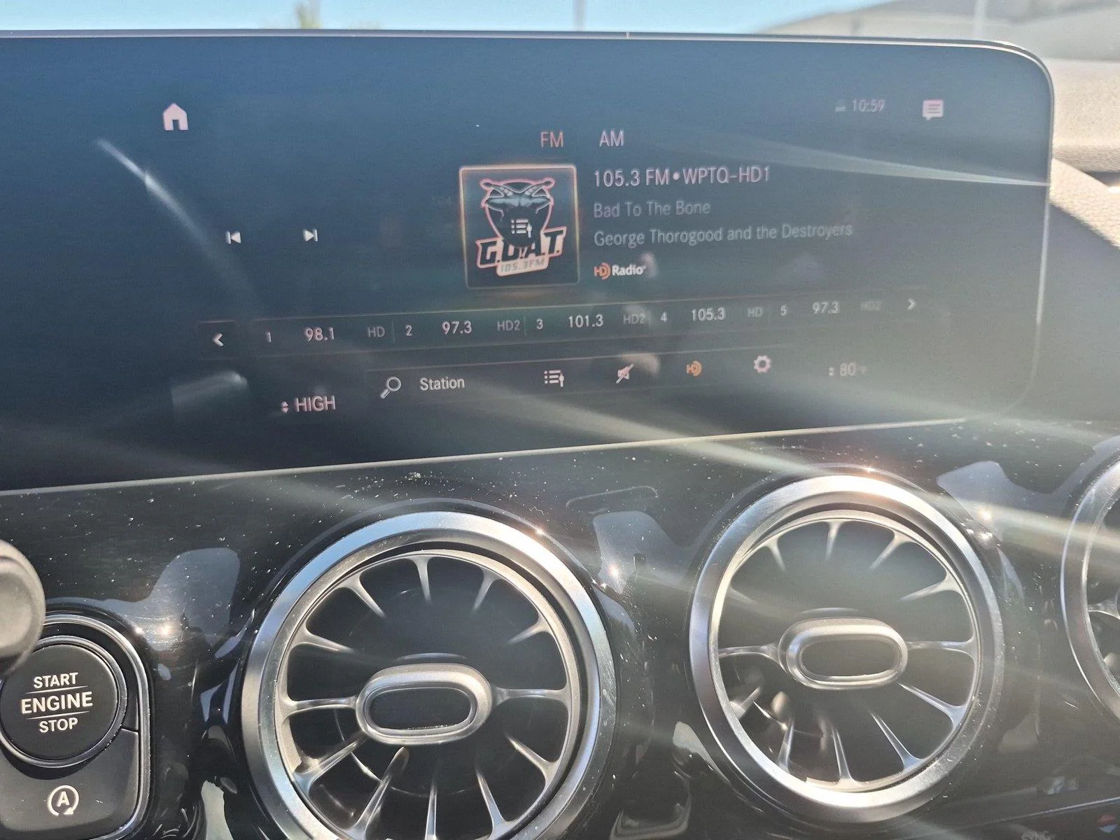 Used 2021 Rose Gold Metallic Mercedes-Benz GLA 250 image 23