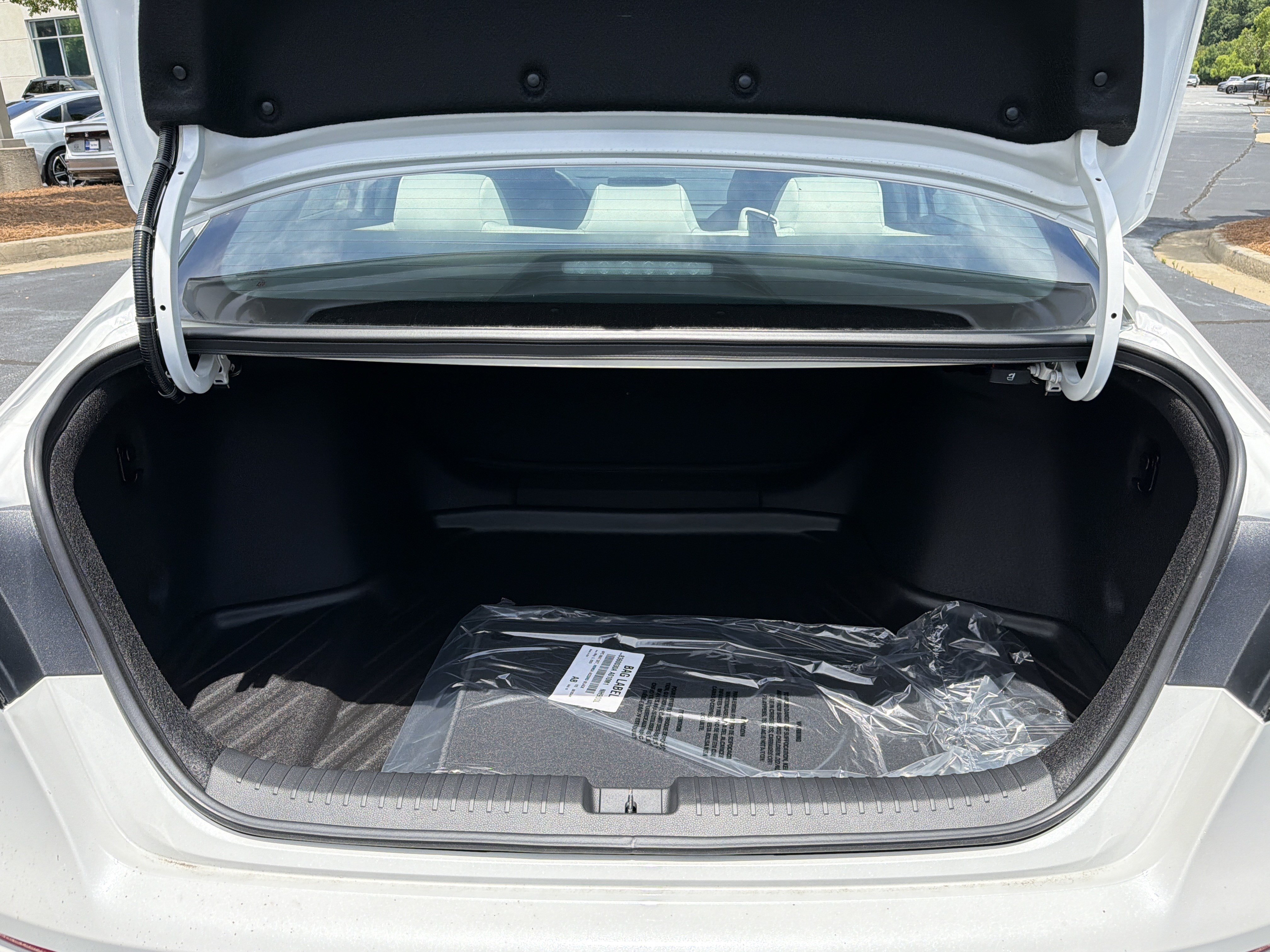 New 2026 Platinum White Pearl Honda LX image 21