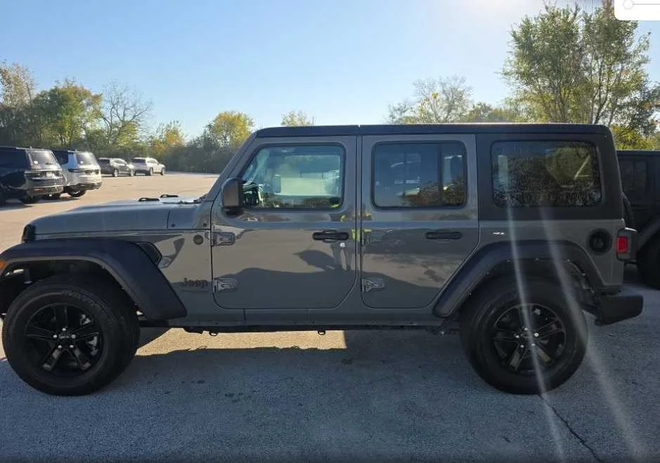 Used 2021 Sting-Gray Clearcoat Jeep Unlimited Sport Altitude image 7
