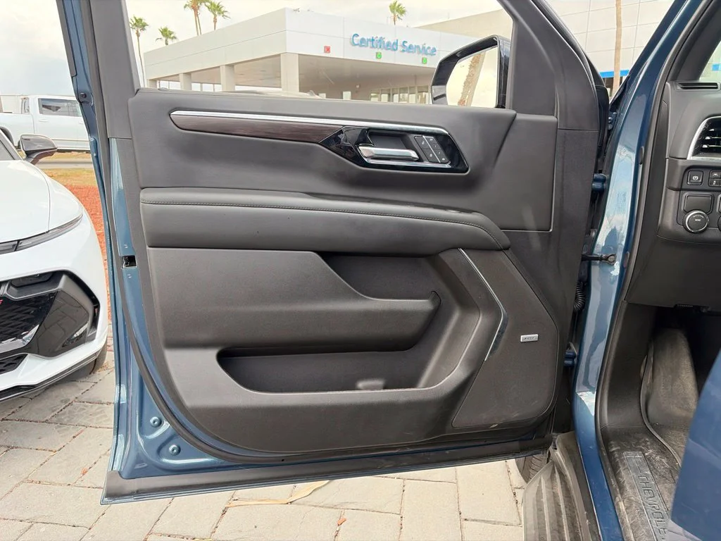 Used 2026 Lakeshore Blue Metallic Chevrolet LT image 14