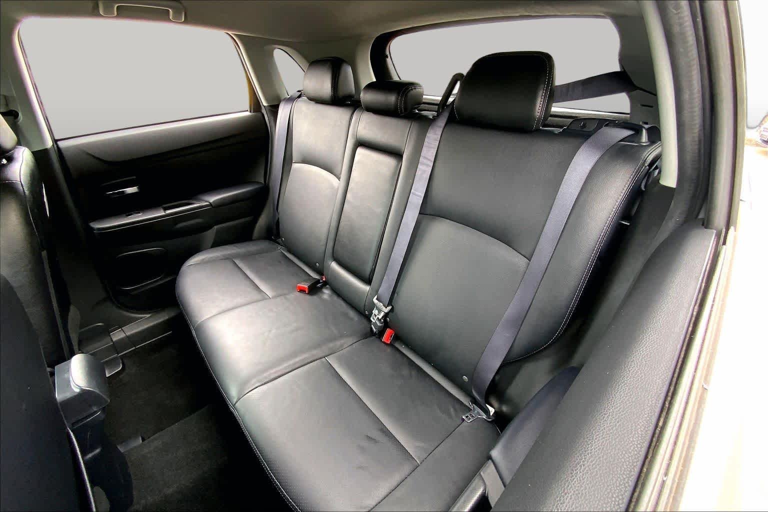 Used 2017 Mercury Gray Metallic Mitsubishi SEL 2.4 image 19