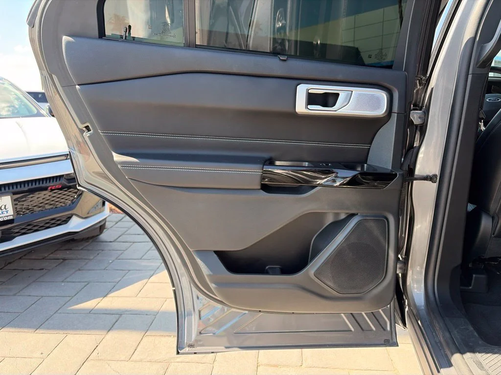 Used 2023  Ford ST image 18