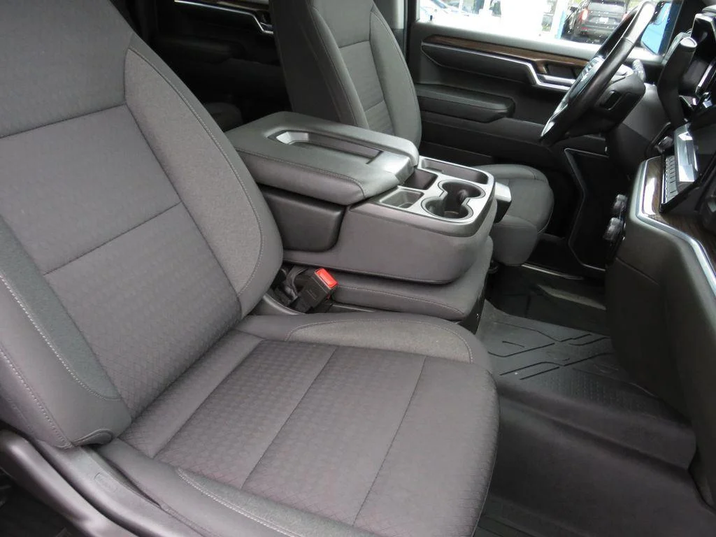 Used 2022 Blue Metallic Chevrolet LT image 18