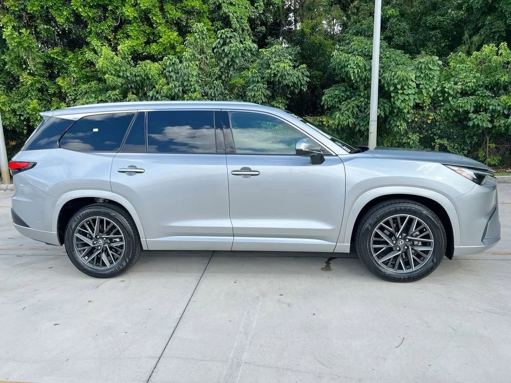 Used 2025 Celestial Silver Metallic Lexus 350 Premium image 8