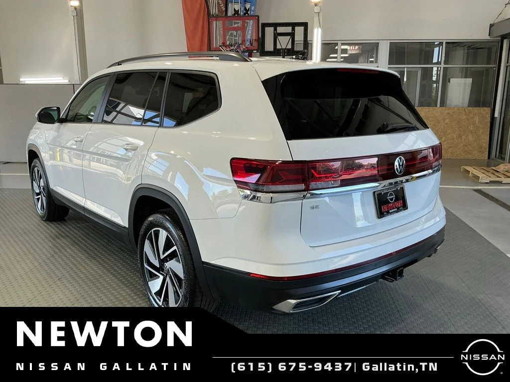 Used 2025 White Volkswagen 2.0T SE w/Technology image 27
