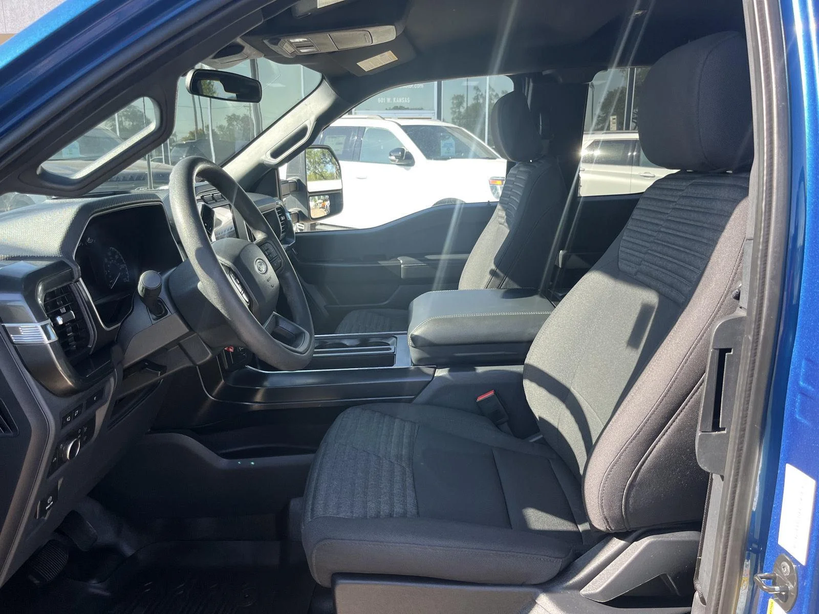Used 2022 Atlas Blue Metallic Ford XL image 16