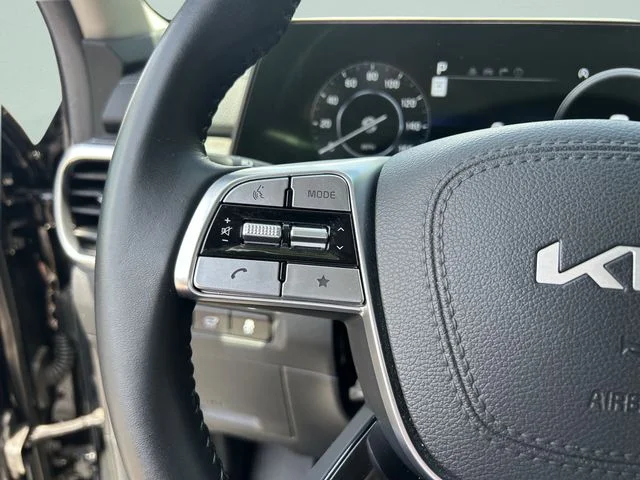Used 2024 Black Kia SX image 33