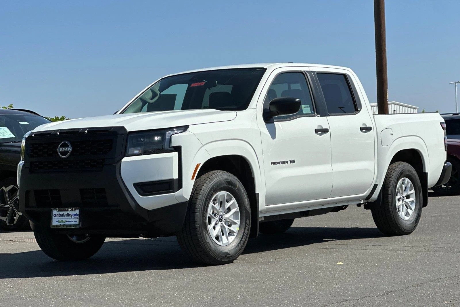 New 2027 Glacier White Nissan Crew Cab S image 7