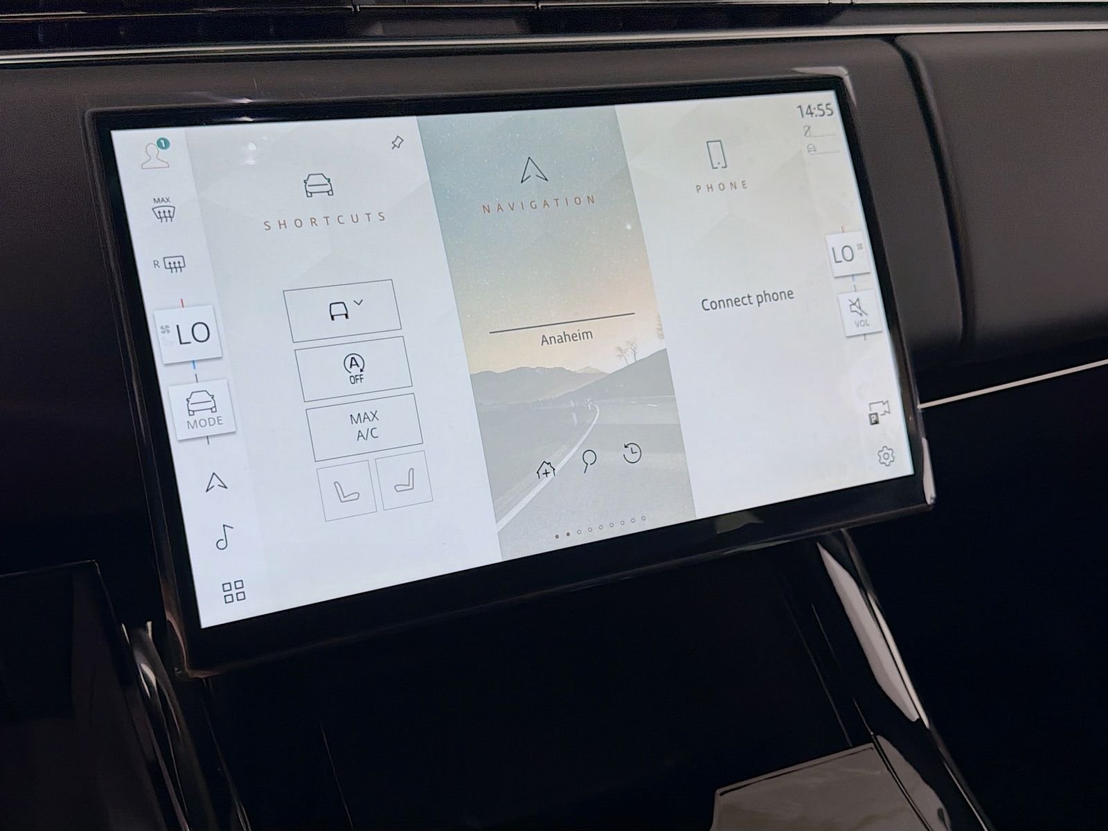 New 2026 Fuji White Land Rover SE image 18